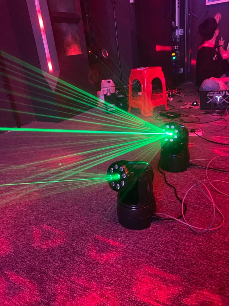 100mW green laser+8pcs 10W(RGBW four-in-one) LEDs